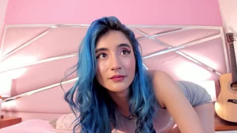 Luna Page online show from February 25, 2025, 2:33 pm