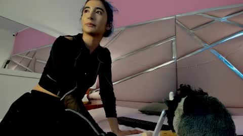 Luna Page online show from March 8, 2025, 1:14 pm
