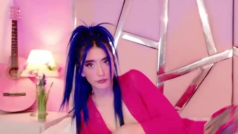 Luna Page online show from September 12, 2025, 9:04 pm