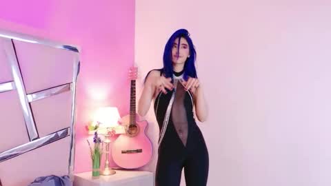 Luna Page online show from September 16, 2025, 8:21 pm