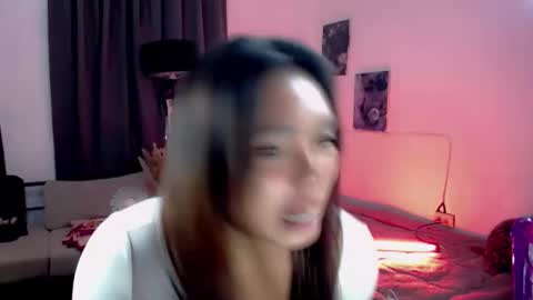 Luna online show from April 21, 2026, 1:42 am