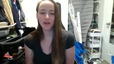 lunapixie2020 online show from April 25, 2026, 4:48 am