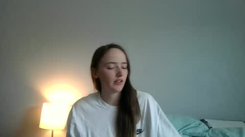 lunapixie2020 online show from April 28, 2026, 7:08 pm