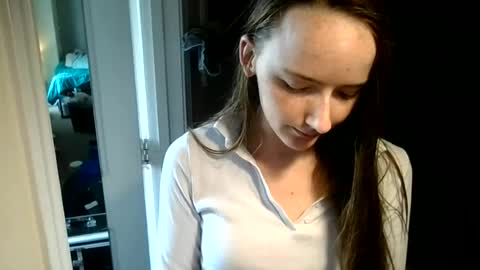 lunapixie2020 online show from June 24, 2026, 8:41 pm