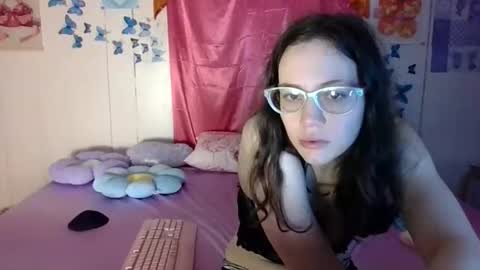 Snapshot of lunaquinn45 chatting on October 26, 2025, 3:29 pm lunaquinn45 online show from October 26, 2025, 3:29 pm