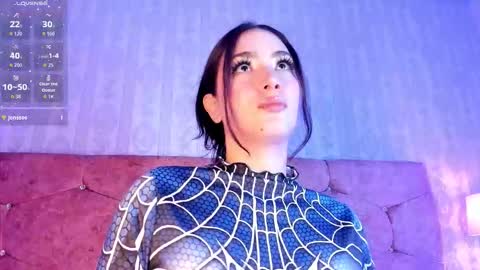 Luna  online show from October 28, 2025, 8:33 pm