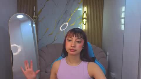 lunara_b online show from January 17, 2026, 7:50 pm