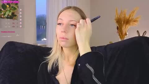 Kelly online show from October 16, 2025, 2:40 pm