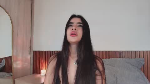 Snapshot of lunarousse_ chatting on August 5, 2026, 2:47 am Luna Rousse online show from August 5, 2026, 2:47 am