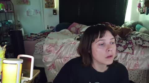 lunarqueen420 online show from March 8, 2026, 12:09 pm