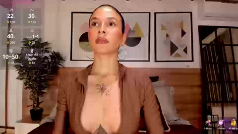 Snapshot of lunaruso chatting on September 19, 2025, 7:58 pm Luna Ruso  online show from September 19, 2025, 7:58 pm
