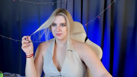 LunasShine online show from January 14, 2026, 4:07 am