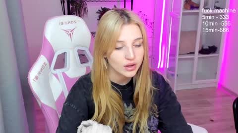 Kate online show from December 7, 2024, 11:45 pm