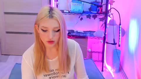 Kate online show from January 21, 2025, 2:54 am