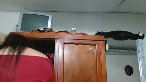 Snapshot of lunaticccccc chatting on November 15, 2025, 7:43 pm Luna follow me on Instagram online show from November 15, 2025, 7:43 pm