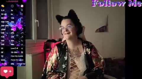 lunatigre online show from April 22, 2026, 7:37 pm