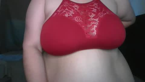 Snapshot of lunatittz chatting on May 14, 2026, 4:36 pm lunatittz online show from May 14, 2026, 4:36 pm