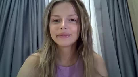 Luna  online show from September 15, 2025, 6:30 pm