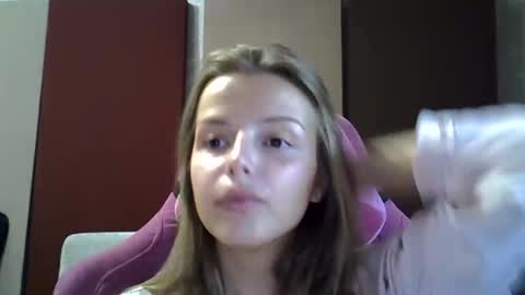 Luna  online show from September 30, 2025, 6:24 pm