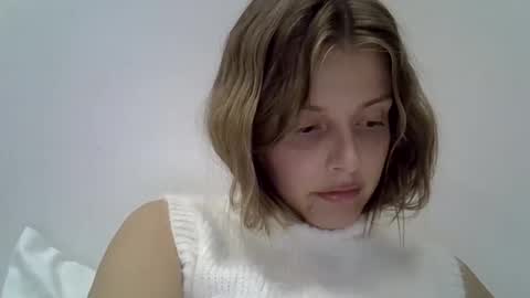 Luna  online show from October 12, 2025, 7:13 pm