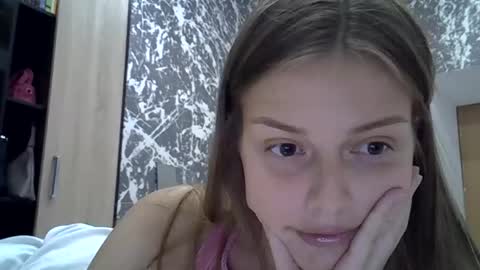 Luna  online show from October 28, 2025, 6:10 pm