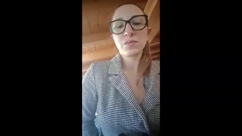 lunavelourx online show from February 19, 2026, 9:38 am