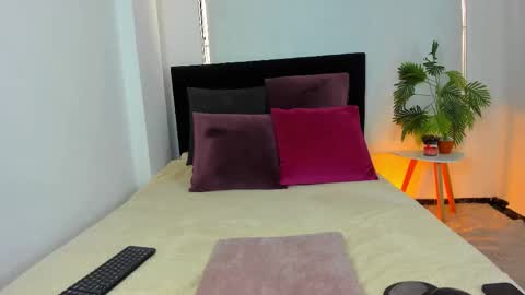 lunavelvet7 online show from September 24, 2025, 3:26 pm