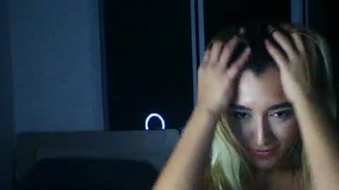 lunavelvvet online show from July 27, 2026, 2:51 am