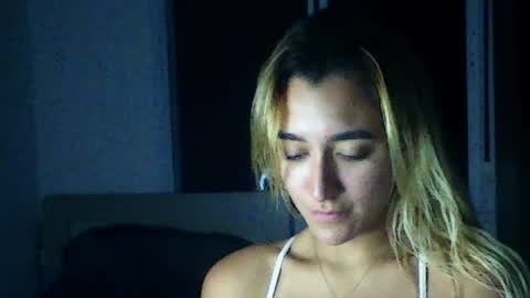 lunavelvvet online show from July 28, 2026, 12:18 am