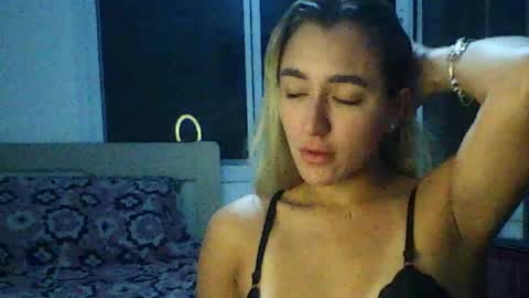 lunavelvvet online show from August 2, 2026, 1:04 am