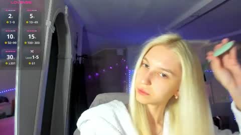 Luna online show from July 14, 2026, 9:42 pm