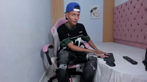 Snapshot of lunay_bigcock420 chatting on October 30, 2025, 11:49 pm lunay_bigcock420 online show from October 30, 2025, 11:49 pm