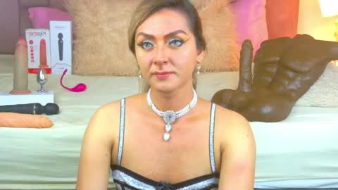lunitadiva online show from May 5, 2026, 4:15 pm