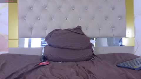 lunna__tylor online show from July 7, 2026, 6:47 am