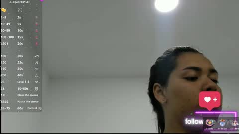 lunna_noir online show from May 5, 2026, 9:23 pm