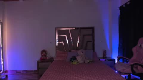 LUNA ROSE online show from June 17, 2026, 12:24 am
