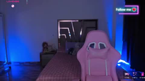 LUNA ROSE online show from June 19, 2026, 1:10 am