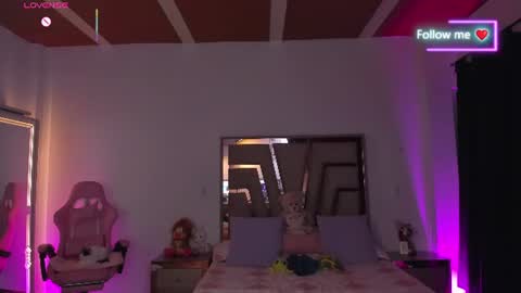 LUNA ROSE online show from June 25, 2026, 2:11 am