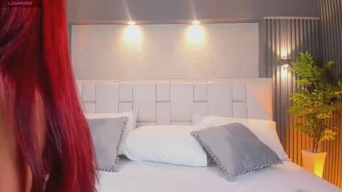 L U N N A online show from March 8, 2026, 4:27 am