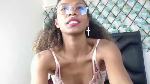 Snapshot of lunnasmith chatting on October 11, 2025, 7:01 pm Lunna online show from October 11, 2025, 7:01 pm