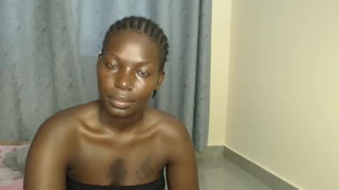 Snapshot of luo_queen chatting on September 23, 2025, 12:41 pm luo_queen online show from September 23, 2025, 12:41 pm