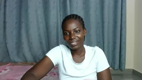 Snapshot of luo_queen chatting on October 5, 2025, 11:02 pm luo_queen online show from October 5, 2025, 11:02 pm