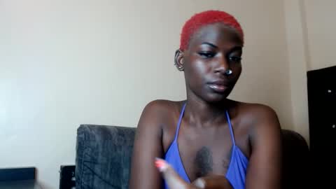 luo_queen online show from June 4, 2026, 8:20 am