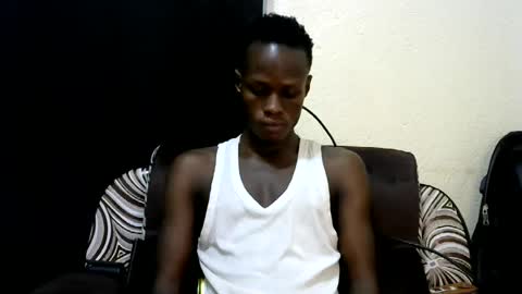 Snapshot of luoislove chatting on July 12, 2026, 12:07 pm luoislove online show from July 12, 2026, 12:07 pm