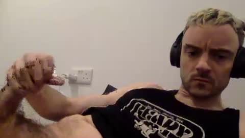 Lupine online show from November 22, 2025, 4:39 pm