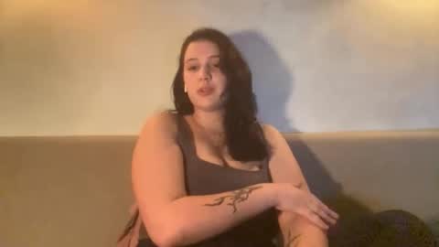 Lora online show from February 12, 2026, 4:02 pm