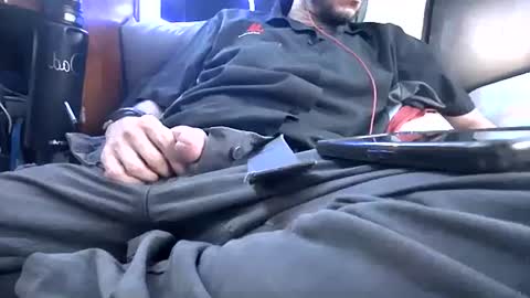 lurkus online show from October 2, 2025, 9:27 am