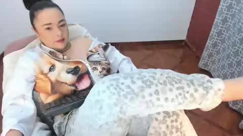 PAULINA online show from March 12, 2026, 1:01 am