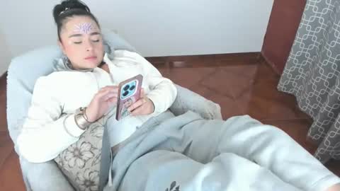 Snapshot of luscious86 chatting on April 1, 2026, 1:41 pm PAULINA online show from April 1, 2026, 1:41 pm