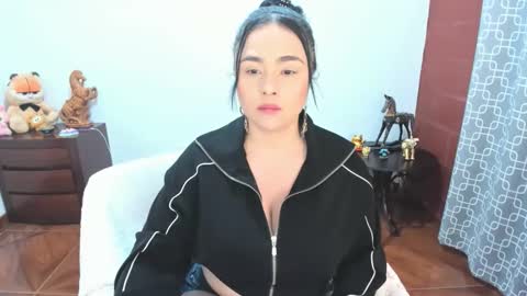 Snapshot of luscious86 chatting on April 15, 2026, 8:20 pm PAULINA online show from April 15, 2026, 8:20 pm